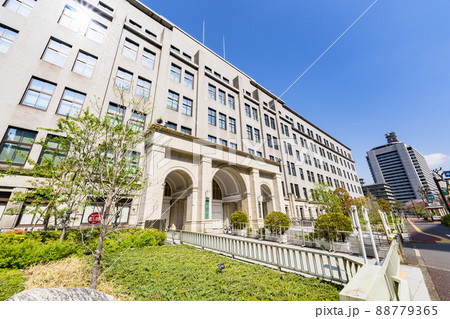 財務省　国税庁　（被写体の敷地外である公道から撮影しています） 88779365