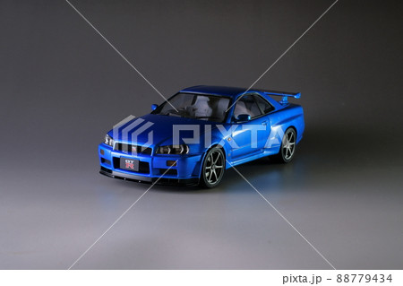 日産 スカイライン GT-R Vスペック（R34）ベイサイドブルー　プラモデル　1/24スケール 88779434