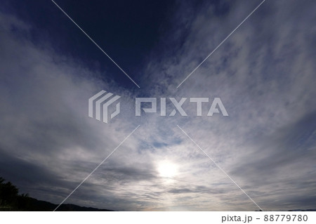 雲のベールに覆われた初夏の朝空・超広角・220514am・空主体 雲のベールに覆われた初夏の朝空・超広角・220514am・空主体 88779780
