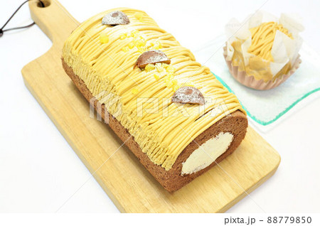 モンブランロールケーキ モンブランロールケーキ 88779850