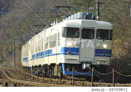 北陸本線 津幡-倶利伽羅 JR西日本 413系 B03+B10編成(金沢) 北陸本線 津幡-倶利伽羅 JR西日本 413系 B03+B10編成(金沢) 88789671