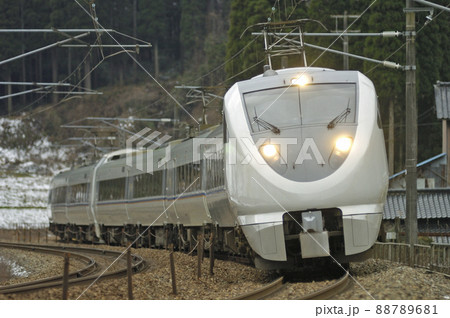 北陸本線 倶利伽羅-石動 JR西日本 683系 S01+S24編成(金沢) しらさぎ 北陸本線 倶利伽羅-石動 JR西日本 683系 S01+S24編成(金沢) しらさぎ 88789681