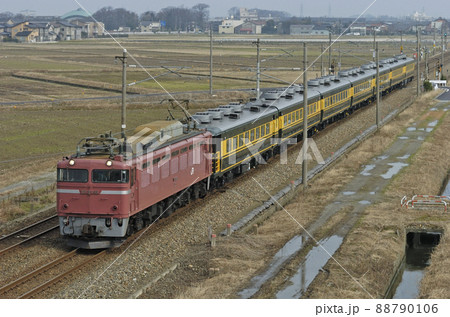 北陸本線　加賀笠間－美川　JR西日本　EF81-48（敦賀）＋14系　サロンカーなにわ（宮原） 88790106