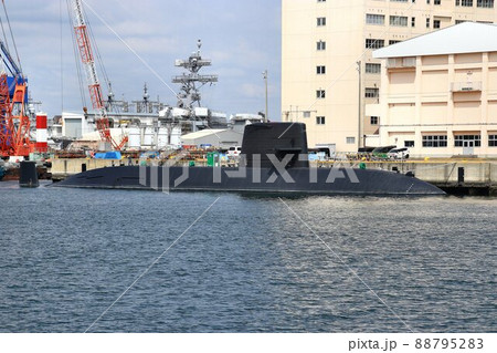 軍港・横須賀にて…日本を海中から護る潜水艦 88795283