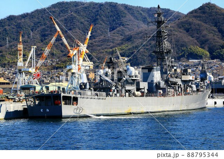 戦艦大和の故郷・呉に停泊する護衛艦 88795344