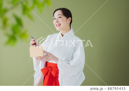 巫女　絵馬 88795435