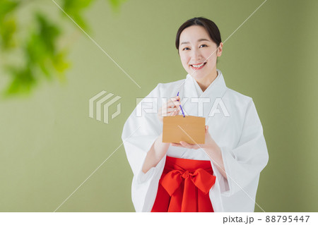 巫女 絵馬 巫女 絵馬 88795447