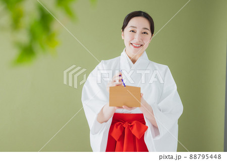 巫女 絵馬 巫女 絵馬 88795448