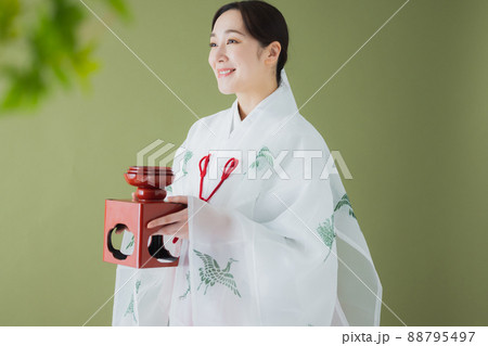 巫女　千早　盃台 88795497