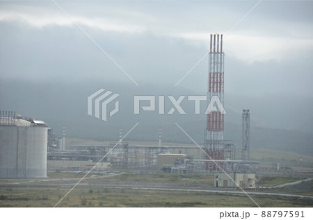帰属未定地 ロシア実行支配地 サハリン プリゴロドノエ 世界最大級LNGプラント 遠望 帰属未定地 ロシア実行支配地 サハリン プリゴロドノエ 世界最大級LNGプラント 遠望 88797591