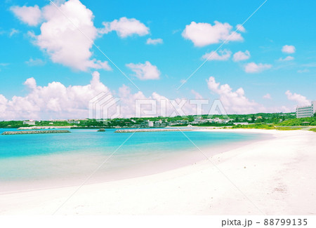 与論島の美しい青い海 88799135