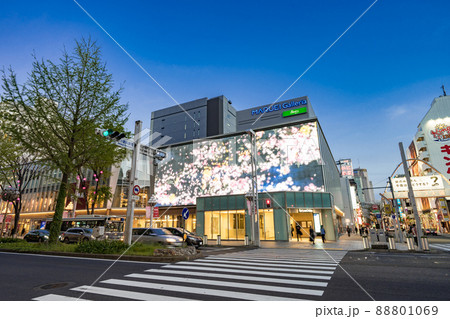 名古屋市・中区　栄　広小路通　広小路呉服町交差点　マルエイガレリア 88801069