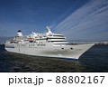横浜港の クルーズ客船「ぱしふぃっくびいなす」 88802167