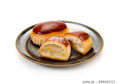 和菓子の栗饅頭 88808317