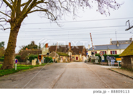 フランス 片田舎の踏切 フランス 片田舎の踏切 88809113