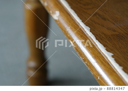 テーブルの老朽化1 テーブルの老朽化1 88814347