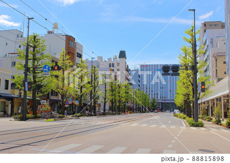 【愛媛県松山市】 花園町から見る松山市駅 【愛媛県松山市】 花園町から見る松山市駅 88815898