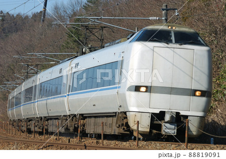 北陸本線　津幡－倶利伽羅　JR西日本　681系　T02編成（金沢）　サンダーバード 88819091