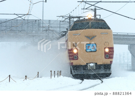 北陸本線 加賀笠間-美川 JR西日本 485系 A08編成(京都) 雷鳥 北陸本線 加賀笠間-美川 JR西日本 485系 A08編成(京都) 雷鳥 88821364