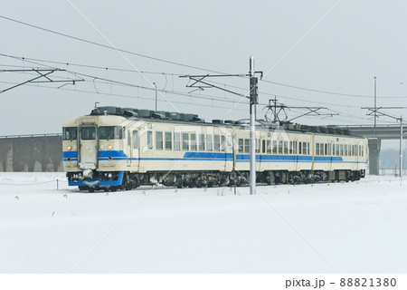 北陸本線　加賀笠間－美川　JR西日本　413系　B11編成（金沢） 88821380
