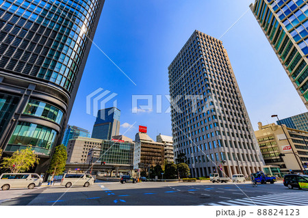 東京 千代田区大手町の都市風景 呉服橋交差点 東京 千代田区大手町の都市風景 呉服橋交差点 88824123