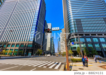 東京　千代田区大手町の都市風景　呉服橋交差点 88824131