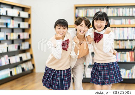 中学生 教室 学校 撮影協力:中央工学校附属日本語学校 中学生 教室 学校 撮影協力:中央工学校附属日本語学校 88825005
