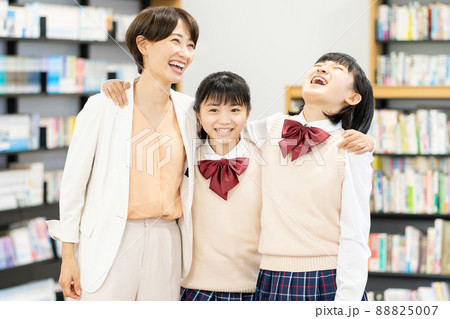 中学生 教室 学校 撮影協力:中央工学校附属日本語学校 中学生 教室 学校 撮影協力:中央工学校附属日本語学校 88825007