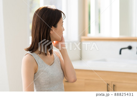 Cosmetically Cosmetically 88825431