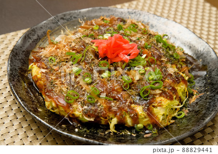 お好み焼き|豚玉のアップ お好み焼き|豚玉のアップ 88829441