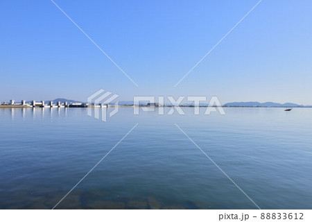 児島湾と百間川河口水門（岡山市） 88833612