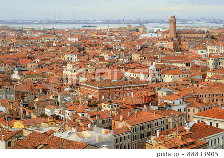 イタリア ヴェネツィアの街並み イタリア ヴェネツィアの街並み 88833905