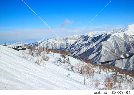 雪山 スキー場からの風景 雪山 スキー場からの風景 88835201