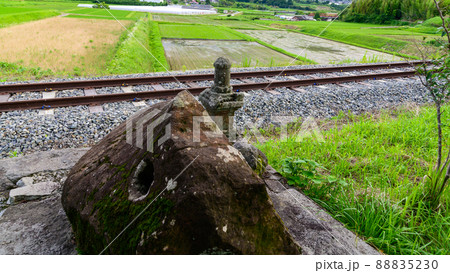お地蔵さん 南阿蘇鉄道風景「阿蘇下田城ふれあい温泉」南阿蘇 日本・九州・熊本県南阿蘇村 お地蔵さん 南阿蘇鉄道風景「阿蘇下田城ふれあい温泉」南阿蘇 日本・九州・熊本県南阿蘇村 88835230