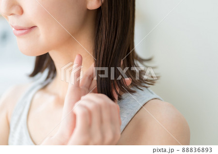 Cosmetically 88836893