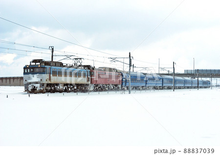 北陸本線　加賀笠間－美川　JR貨物＋JR西日本　EF81-503＋EF81-107＋24系　日本海 88837039