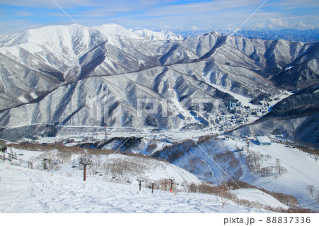 雪山　スキー場からの風景 88837336