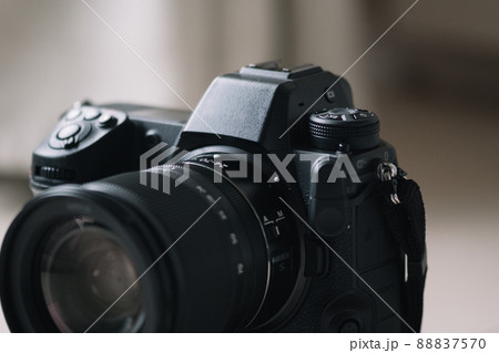 ミラーレス一眼カメラ・デジタルカメラ 88837570
