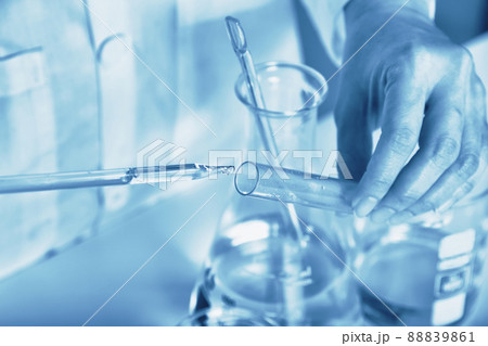 Oil dropping, Chemical reagent mixing, Laboratory and science experiments Oil dropping, Chemical reagent mixing, Laboratory and science experiments 88839861