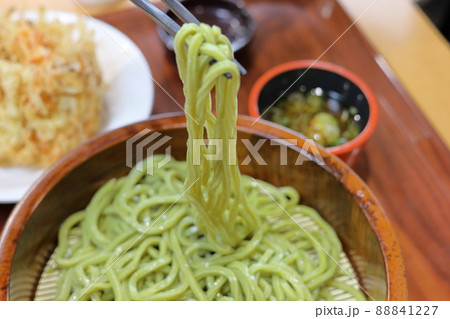 まくらがの里こがの さしま茶うどん 88841227
