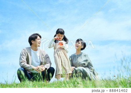 ファミリー　屋外 88841402