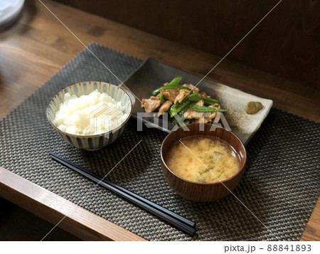 朝ごはん 88841893