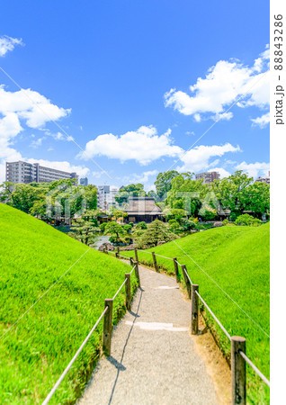 日本庭園「新緑の庭園風景」観光名所　水前寺成趣園　日本・九州・熊本県 88843286