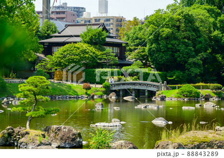 日本庭園「新緑の庭園風景」観光名所 水前寺成趣園 日本・九州・熊本県 日本庭園「新緑の庭園風景」観光名所 水前寺成趣園 日本・九州・熊本県 88843289