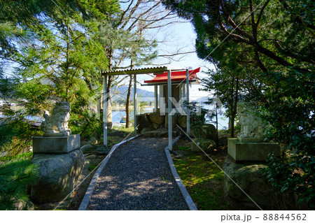 若狭久々子湖にある水神宮 88844562