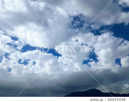 青空　雲　積雲　層積雲 88845046