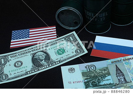 【米ドル・ロシアルーブル・石油・原油などに関する記事のサムネイルに】ロシアルーブル紙幣とチャート 88846280