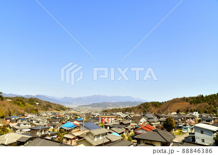 別所温泉より浅間山方面を望む(長野県上田市)【2022.4】 88846386