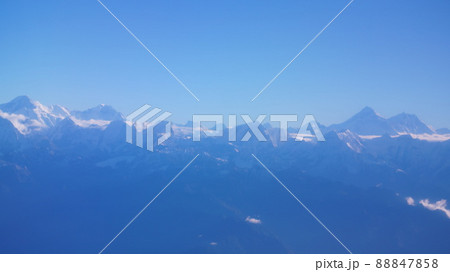 遊覧飛行から見るヒマラヤの山々とエベレスト【ネパール】 遊覧飛行から見るヒマラヤの山々とエベレスト【ネパール】 88847858