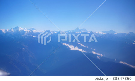 遊覧飛行から見るヒマラヤの山々とエベレスト【ネパール】 遊覧飛行から見るヒマラヤの山々とエベレスト【ネパール】 88847860